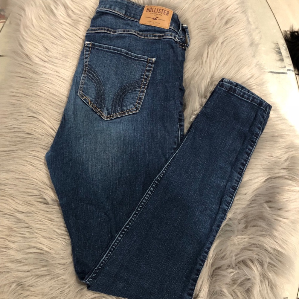 FLASH SALE!!Hollister High rise super skinny jeans